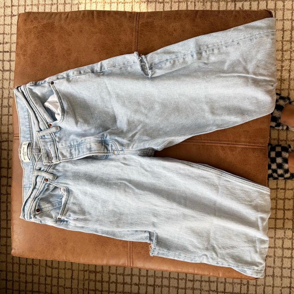 Abercrombie & Fitch Dad Jean High Rise Jeans - Picture 4 of 5